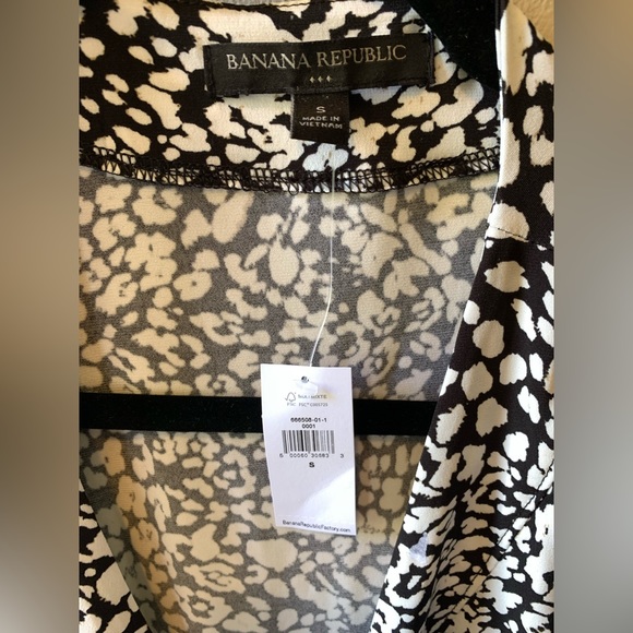 Banana Republic Factory animal print wrap dress, size small - Picture 3 of 4